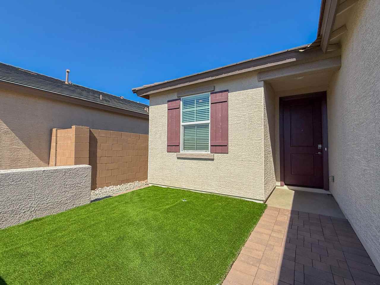 9810 W Pinchot Ave - Photo 4 of 29