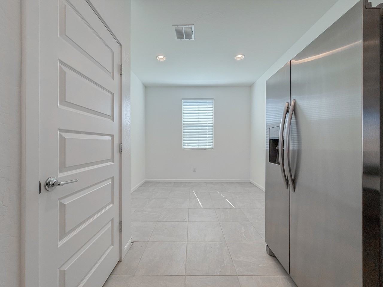 9810 W Pinchot Ave - Photo 6 of 29