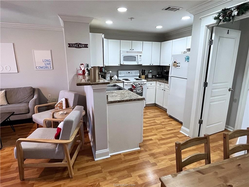 1725 Harvey Mitchell Pkwy S #2023 - Photo 7 of 23