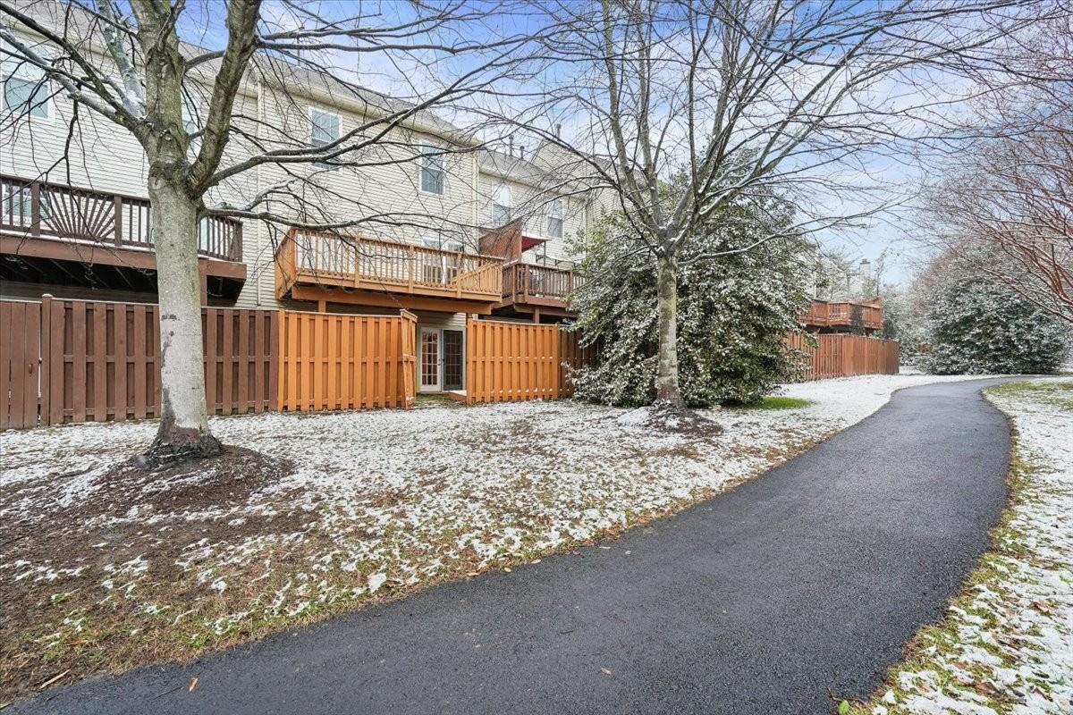 45590 Whitcomb Sq - Photo 5 of 50