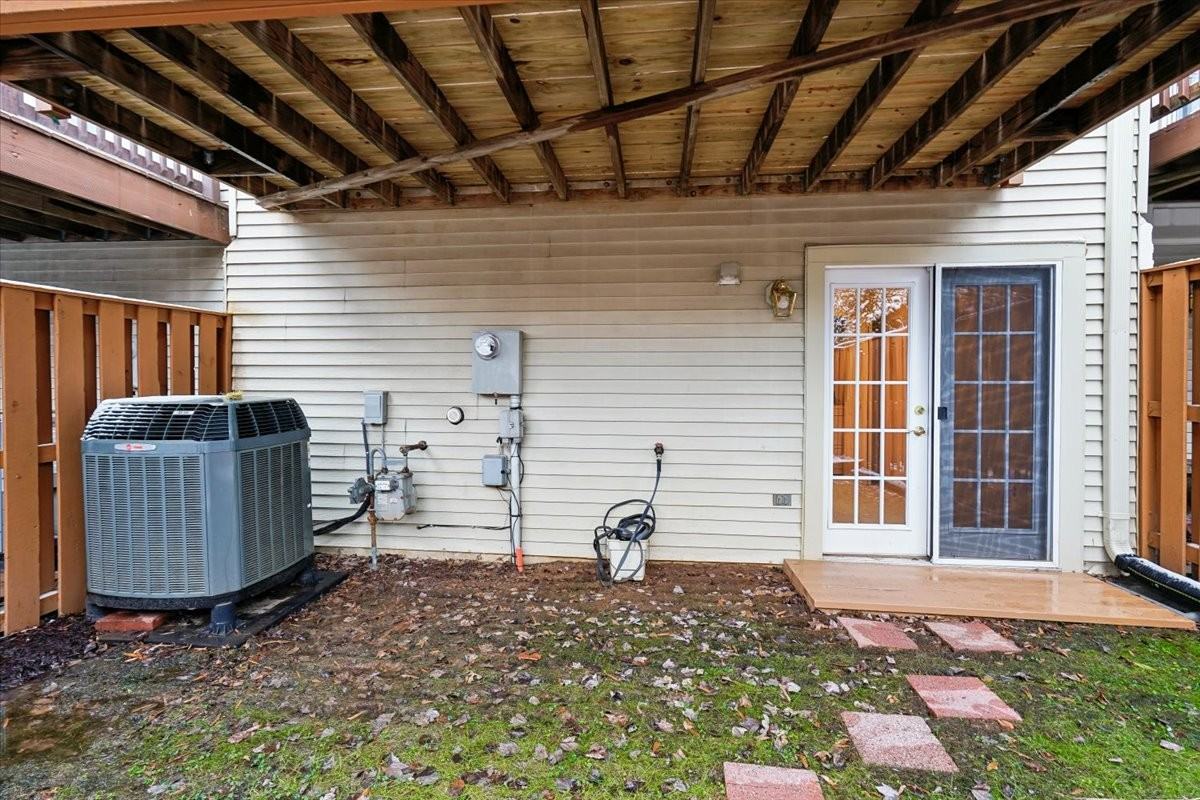 45590 Whitcomb Sq - Photo 7 of 50