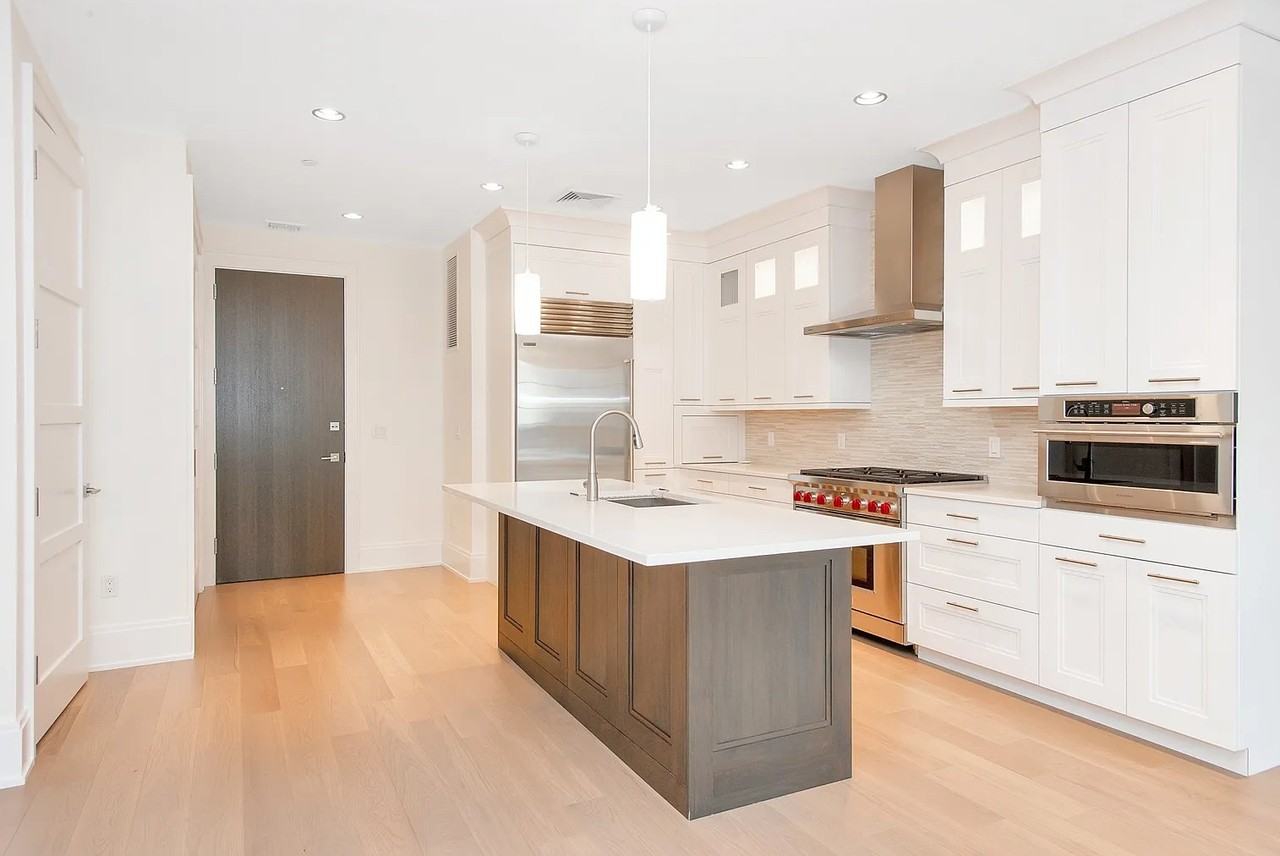 15 Kensington Rd #312 - Photo 2 of 9