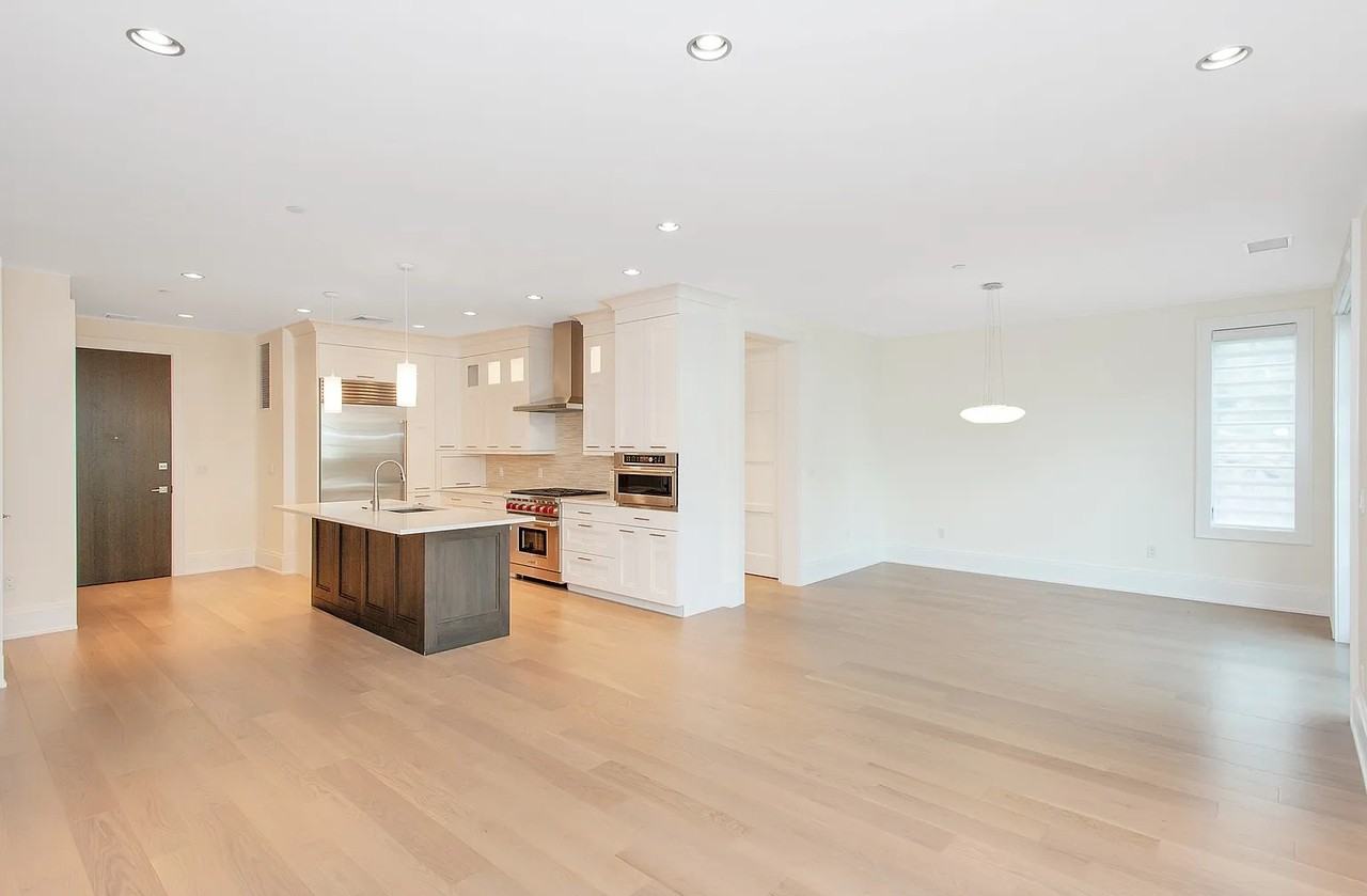 15 Kensington Rd #312 - Photo 3 of 9