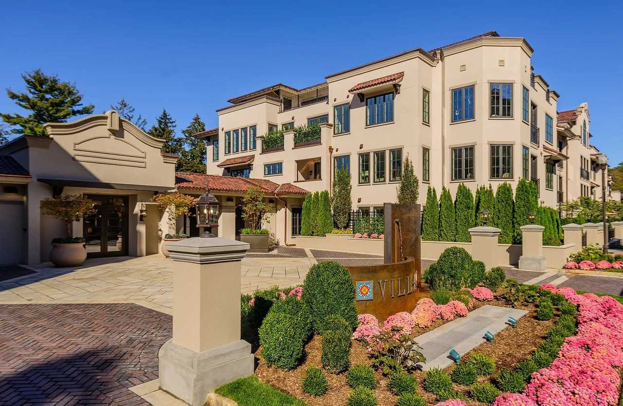 15 Kensington Rd #312 - Photo 7 of 9