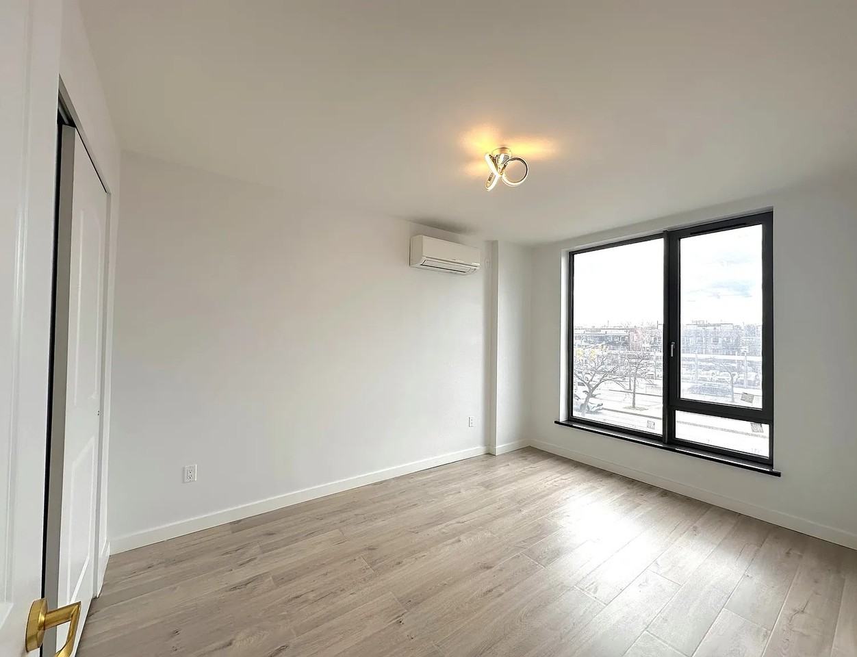 7065 Queens Blvd #3A - Photo 5 of 14