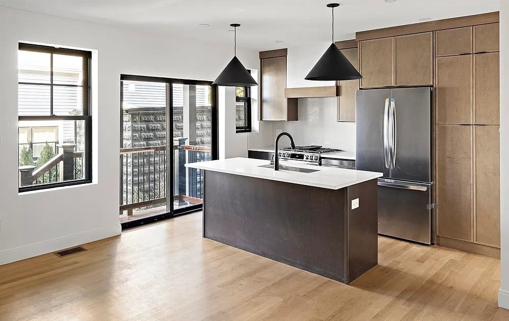 99 5th St #2 - Photo 4 of 10