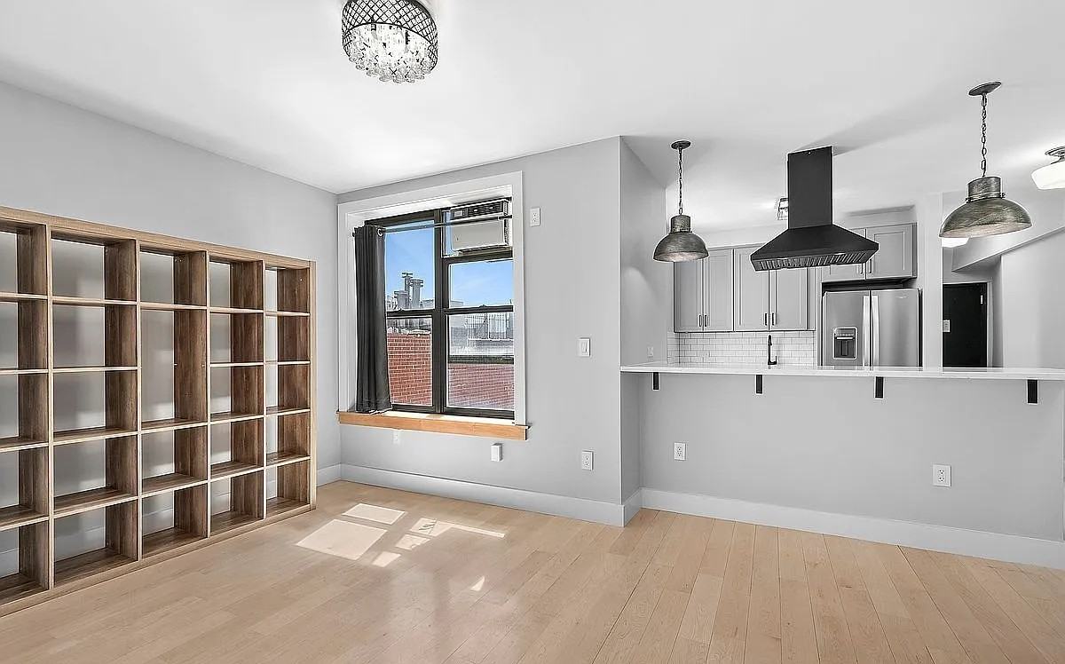 110 Division Ave #22 - Photo 4 of 10