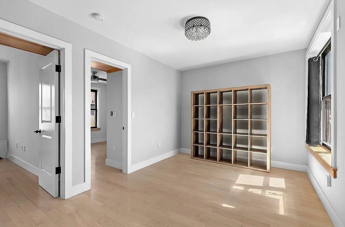 110 Division Ave #22 - Photo 5 of 10