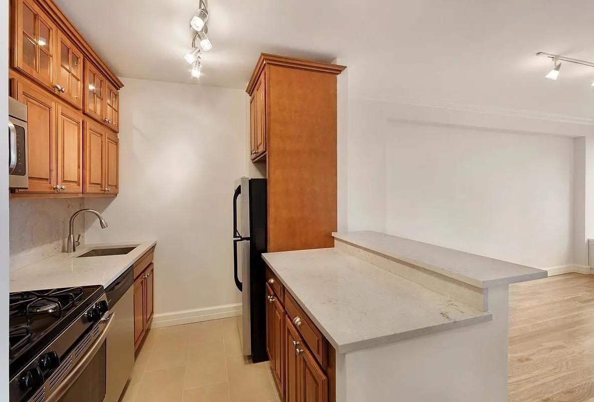 150 E 85th St #6B - Photo 5 of 10