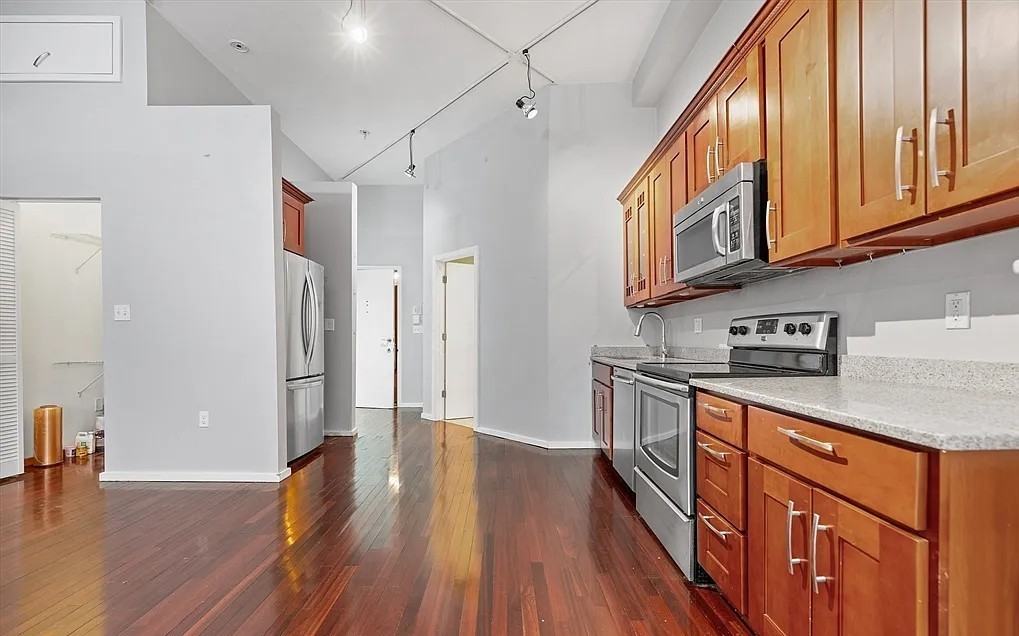 169 Beacon St #14 - Photo 4 of 9