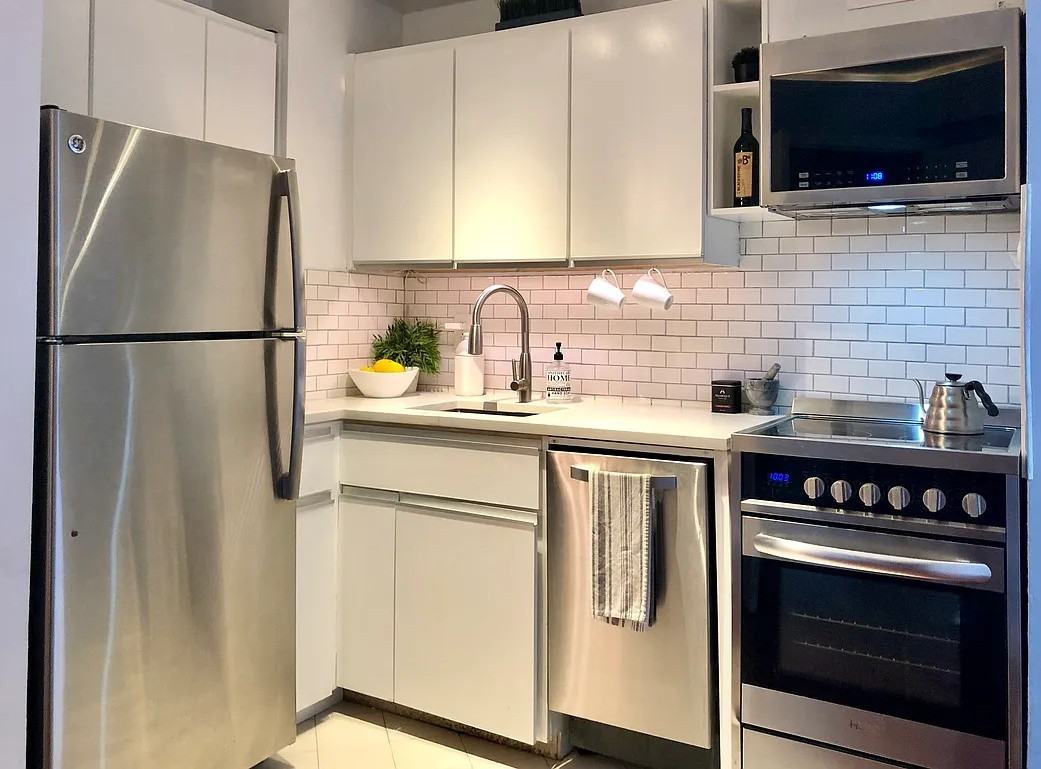 176 W 86th St #2F - Photo 5 of 15