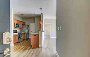 featured image of 205 Capital St #203