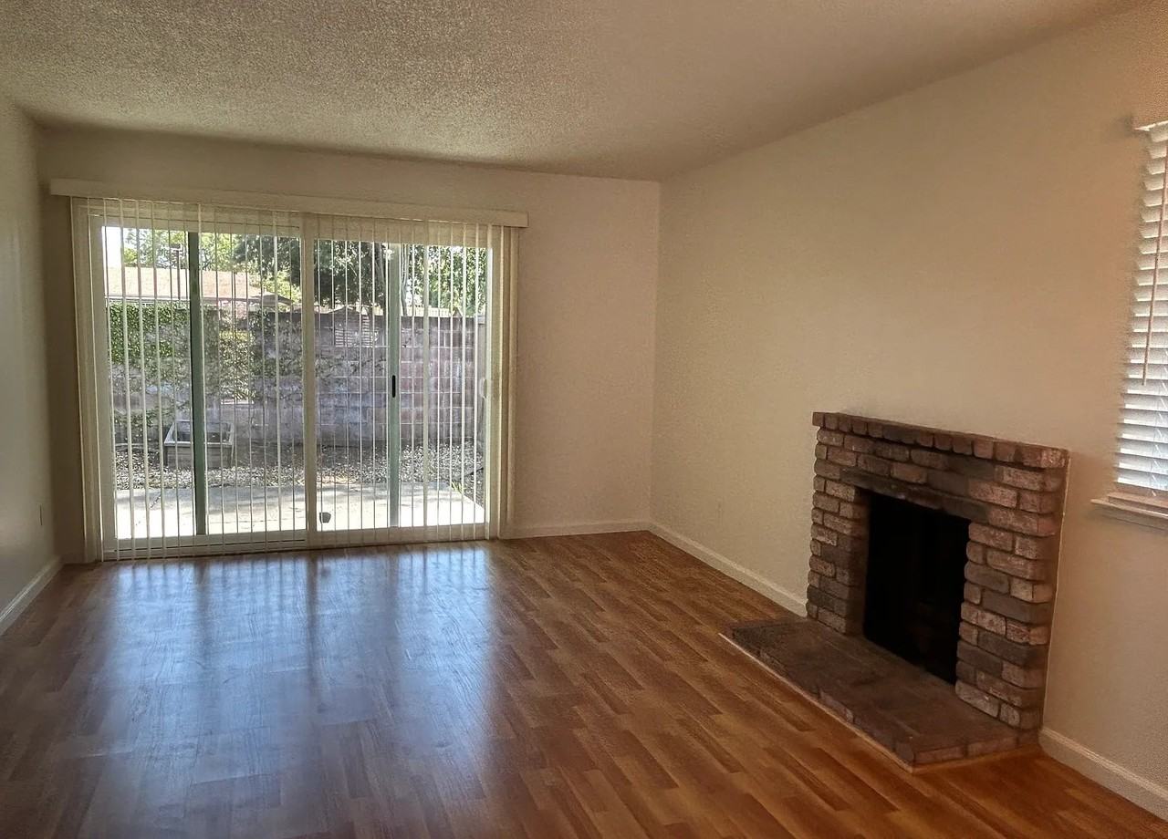 211 Stony Point Rd #J - Photo 3 of 14