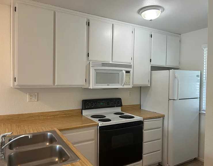 211 Stony Point Rd #J - Photo 5 of 14