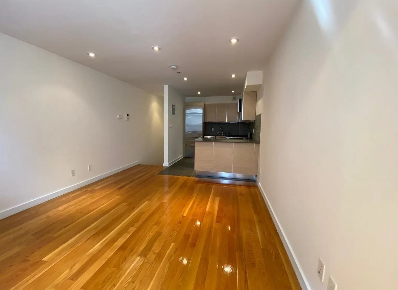 215 E 81st St #6G - Photo 4 of 12