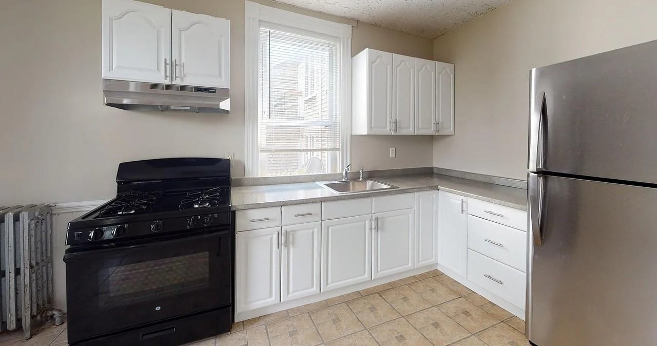 244 Cypress St #1 - Photo 5 of 7