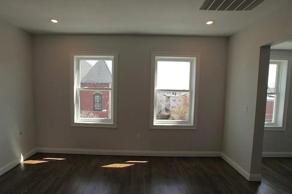 318 Princeton St #2 - Photo 4 of 8