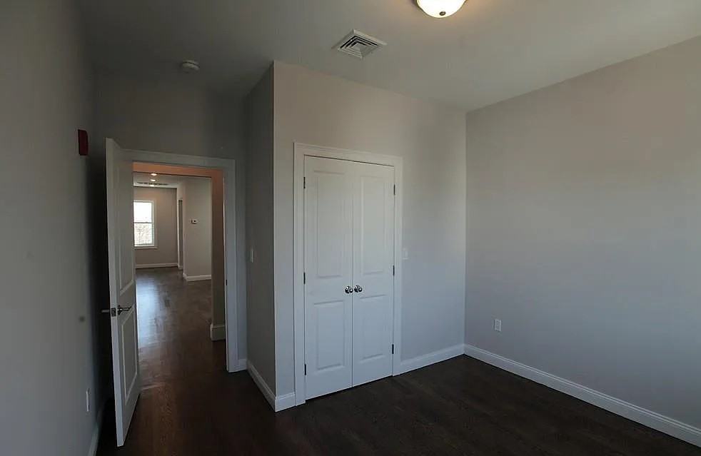 318 Princeton St #2 - Photo 7 of 8