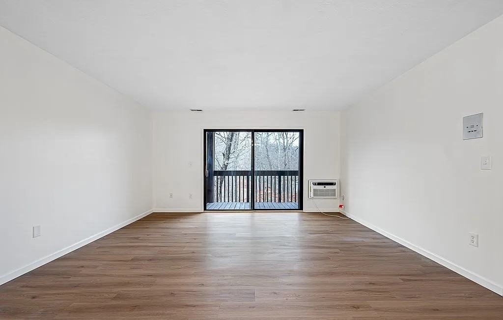 340 Sunderland Rd #43 - Photo 4 of 19