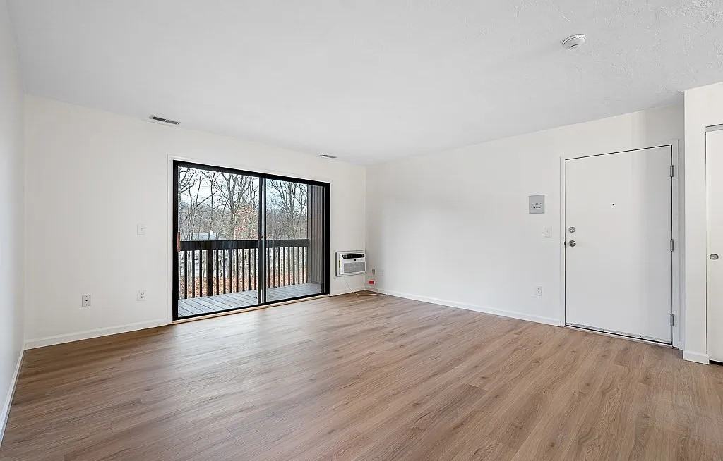 340 Sunderland Rd #43 - Photo 5 of 19