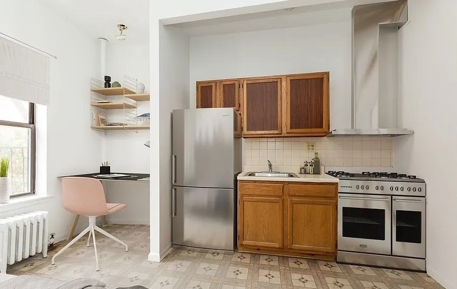 424 E 115th St #2A - Photo 6 of 8