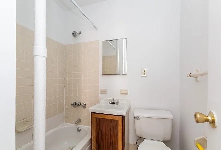 424 E 115th St #2A - Photo 7 of 8