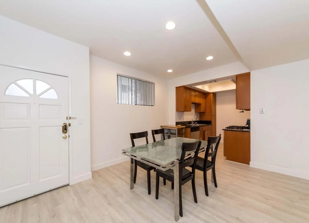 431 S Kingsley Dr #105 - Photo 5 of 22