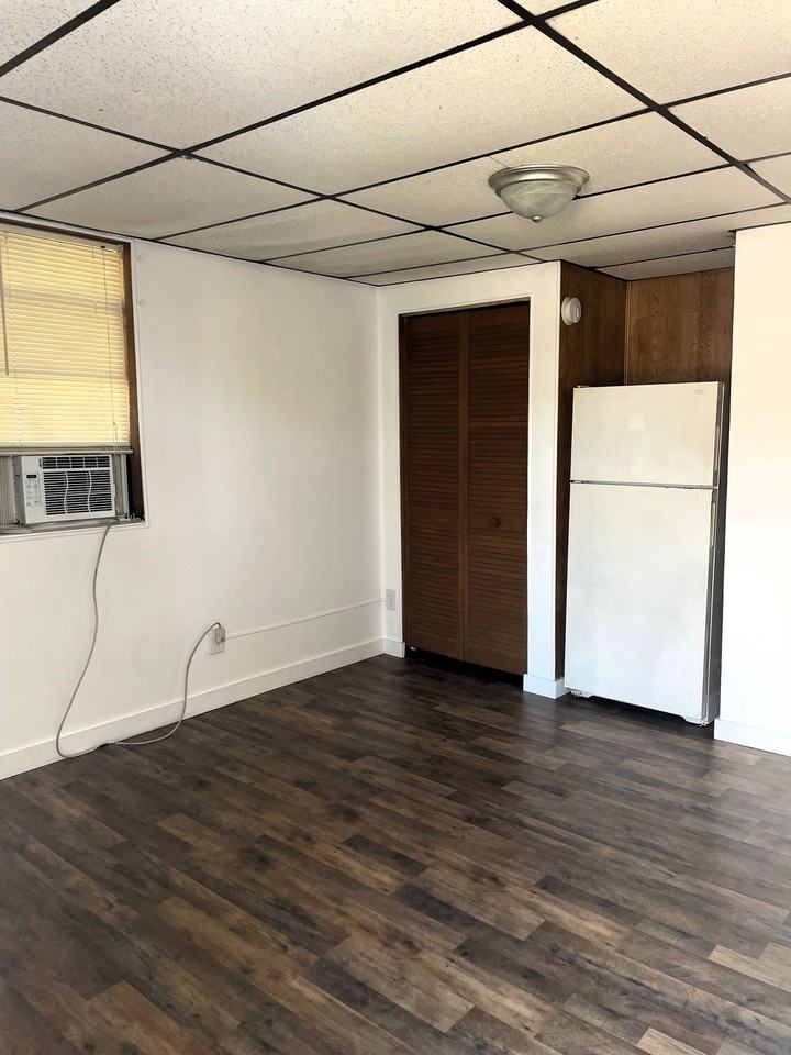 509 Center Rd #16 - Photo 2 of 4