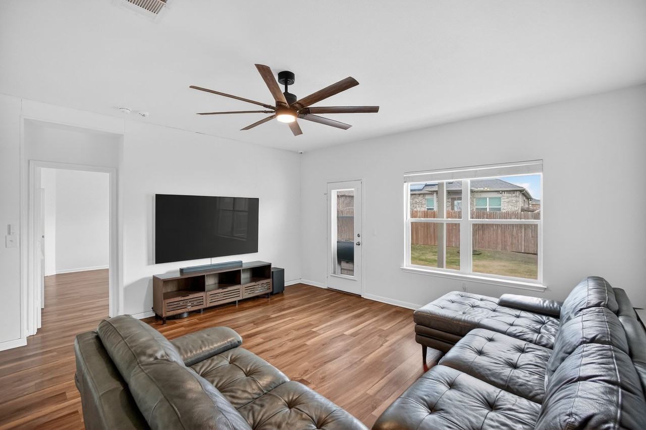 109 Shiner Ln - Photo 5 of 25