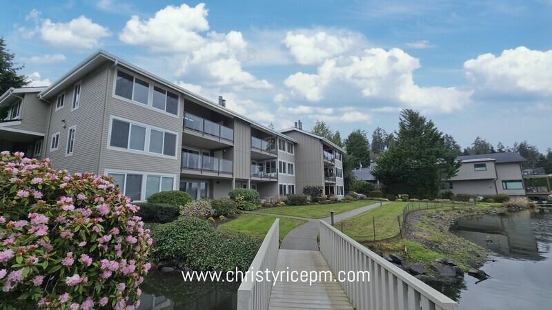 395 101st Ave Se - Photo 3 of 30