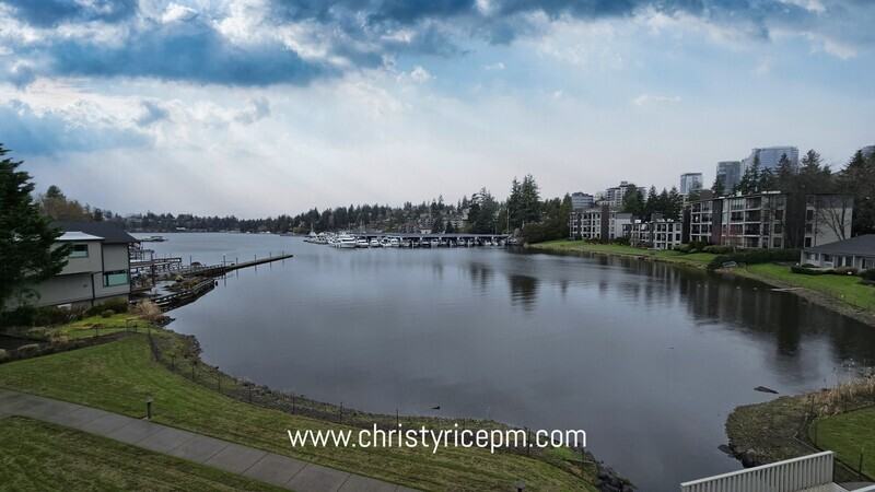 395 101st Ave Se - Photo 5 of 30