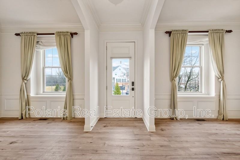 108 Manchester Dr - Photo 3 of 18