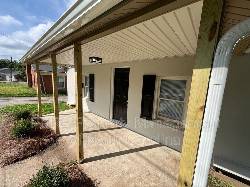 65 Barber St Nw - Photo 2 of 20