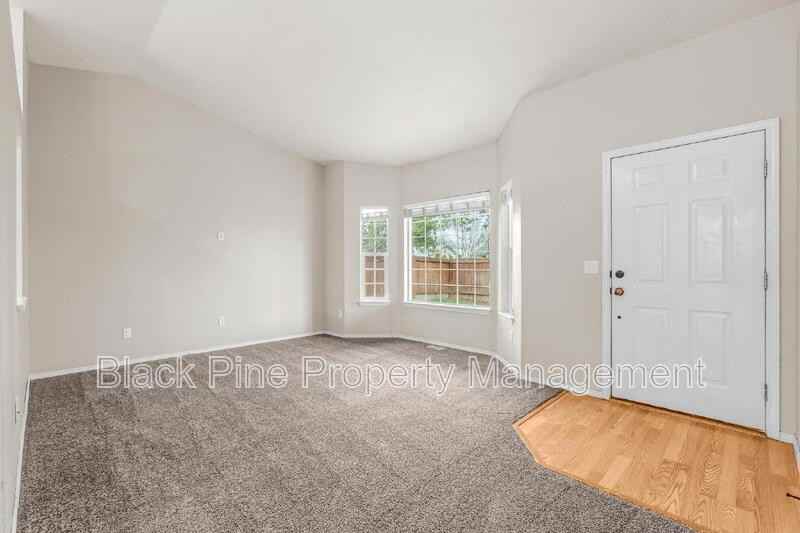 6003 N Waterside Pl - Photo 4 of 32