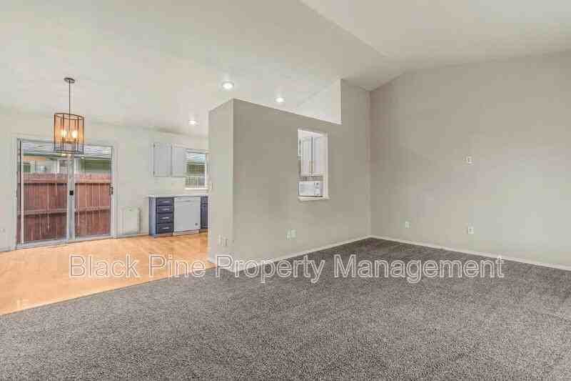 6003 N Waterside Pl - Photo 6 of 32