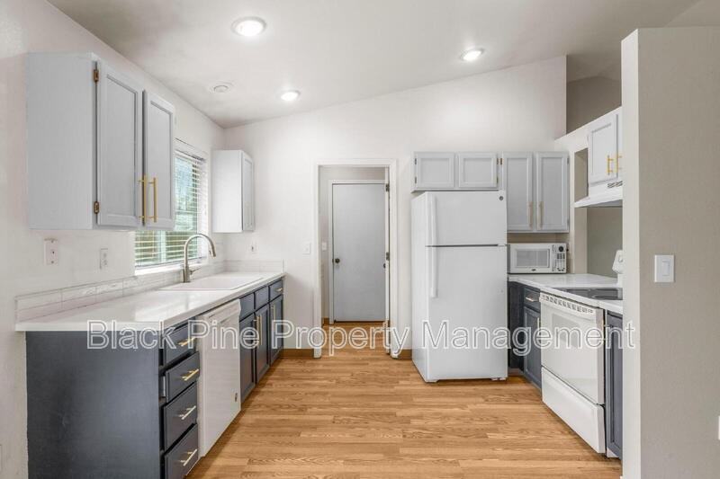 6003 N Waterside Pl - Photo 7 of 32