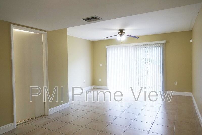 3845 Nw 90th Ave - Photo 7 of 30