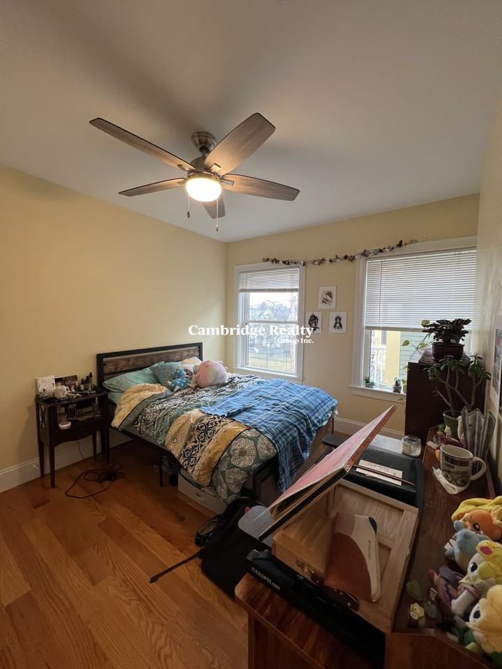 118 Holland St #3T - Photo 2 of 16