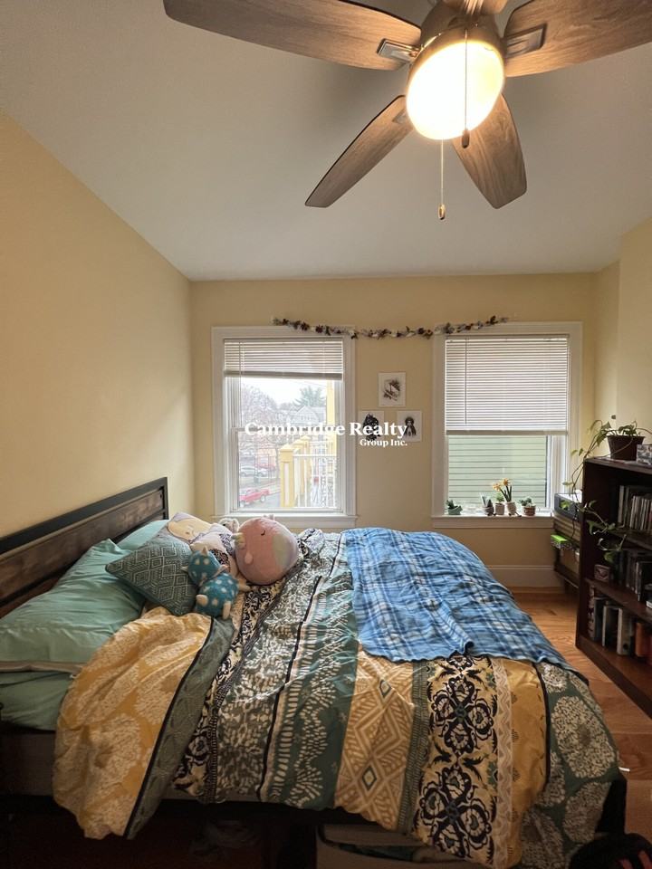 118 Holland St #3T - Photo 3 of 16