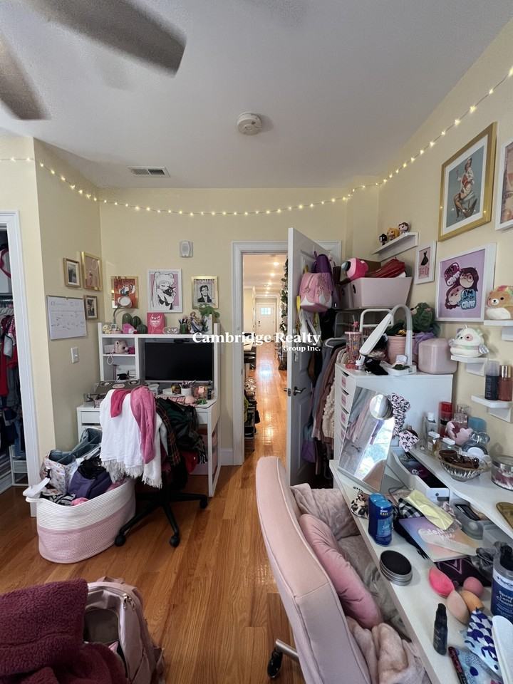 118 Holland St #3T - Photo 7 of 16