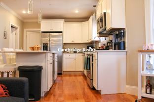 118 Holland St #2T - Photo 1 of 1