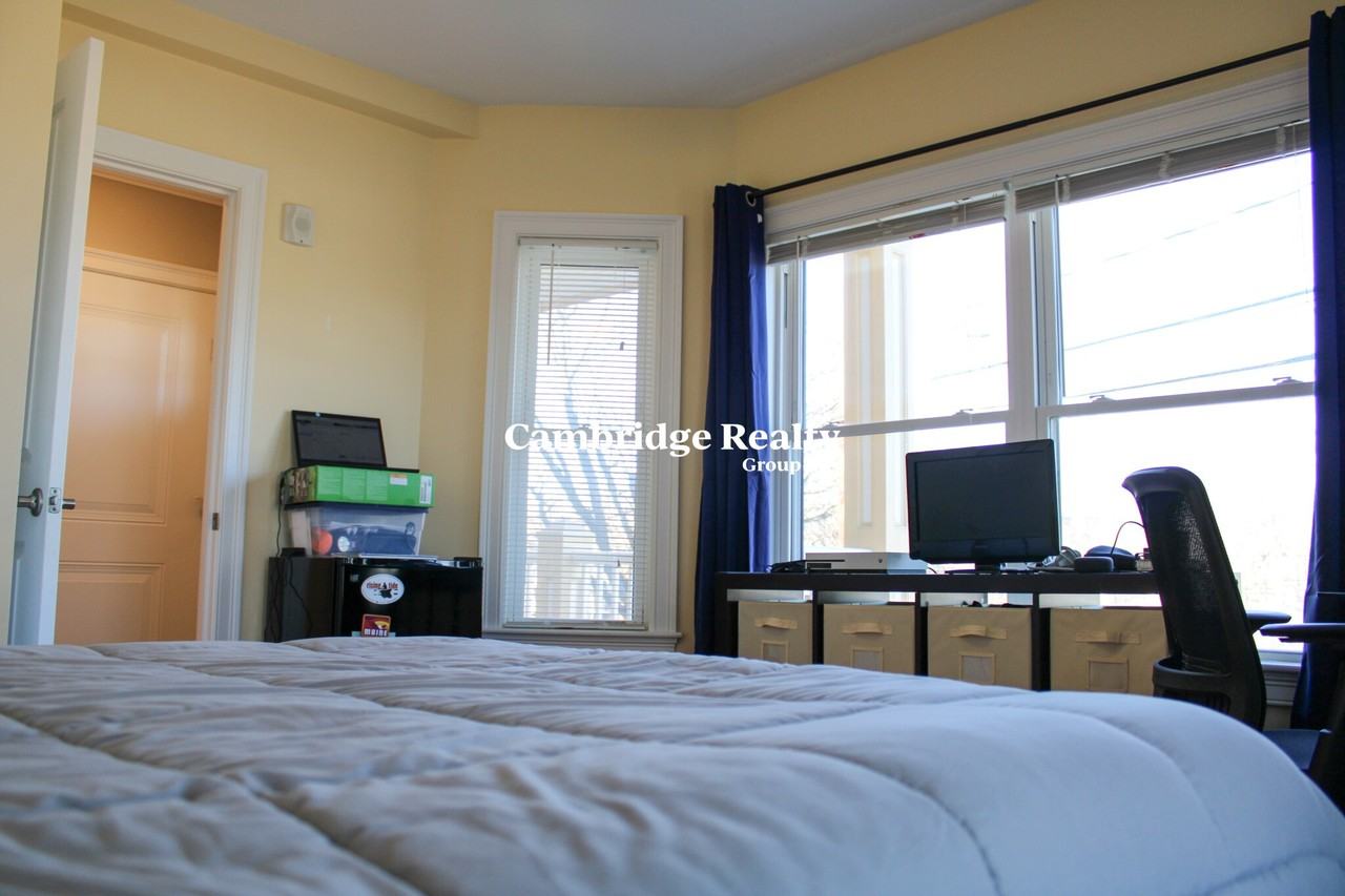 118 Holland St #2T - Photo 5 of 23