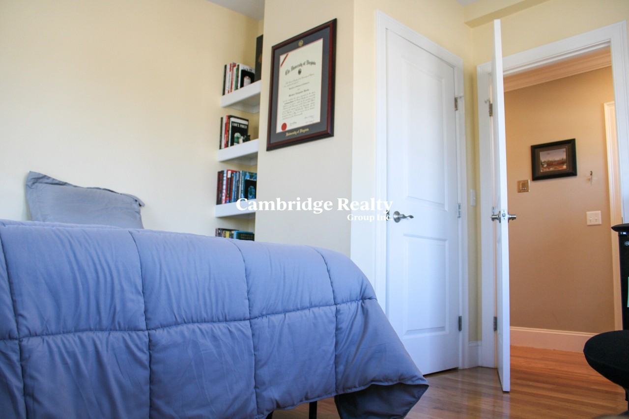 118 Holland St #2T - Photo 6 of 23