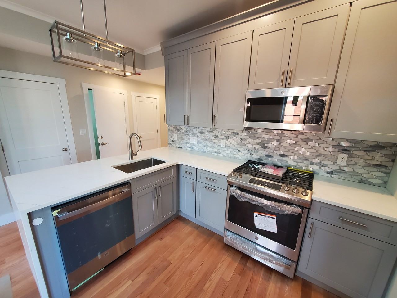 21 Wallingford Rd #3 - Photo 3 of 38