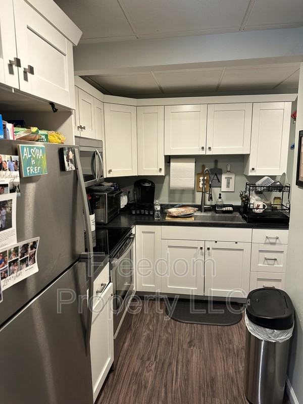 12 Liberty St #F - Photo 7 of 9