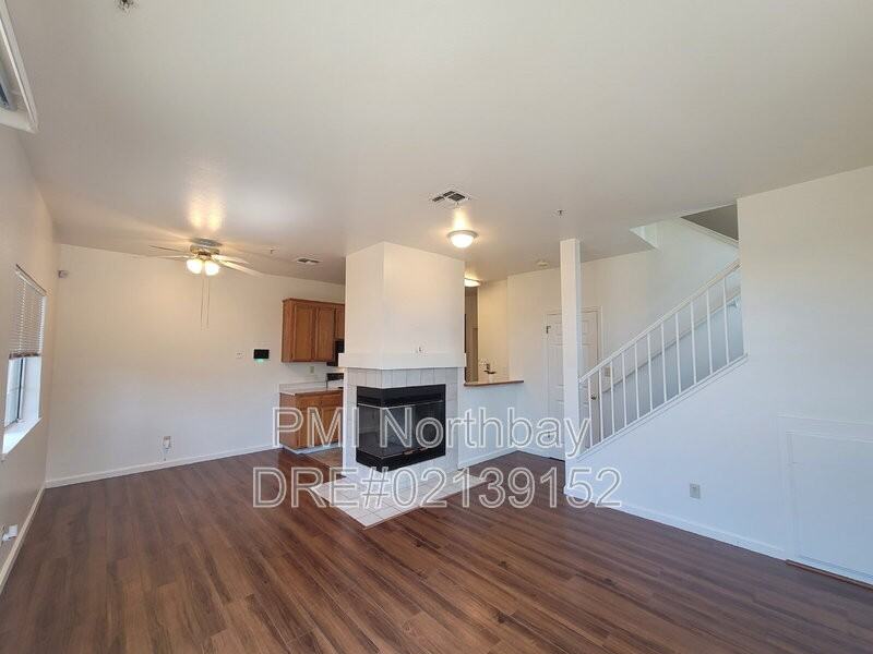 68 Manchester Dr - Photo 3 of 20