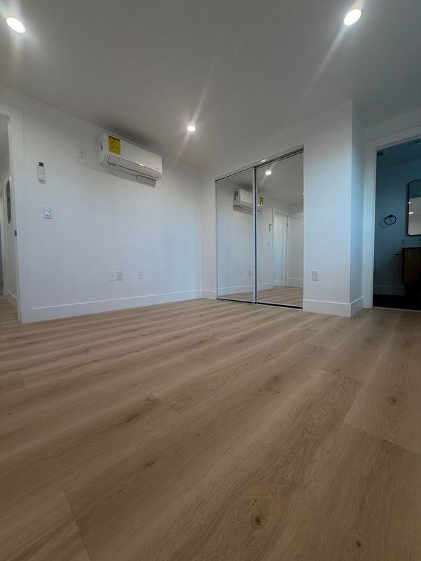 3209 W 18th St ##3 - Photo 6 of 12