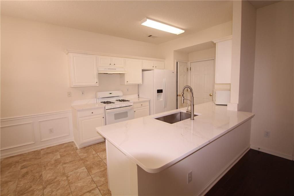 3618 Gainesway Ct - Photo 6 of 25