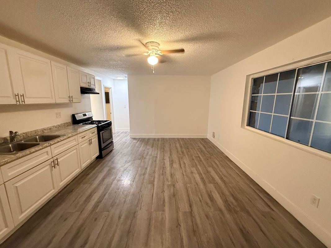 1550 W 59th Pl ##2 - Photo 5 of 7