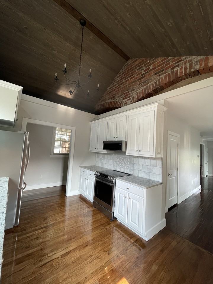 21 Ash St Ne #NA - Photo 2 of 10